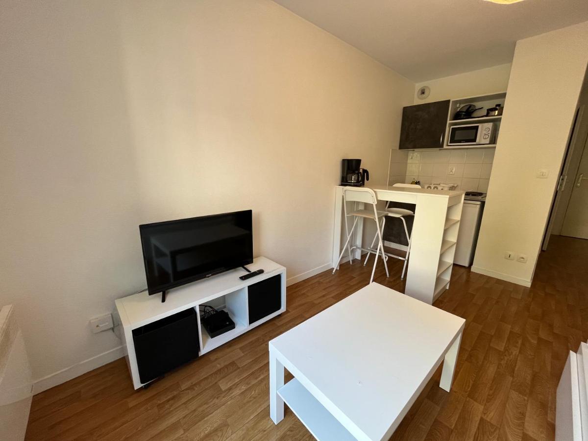 Acajou, Studio Avec Terrasse Et Parking Prive Caen Exterior photo