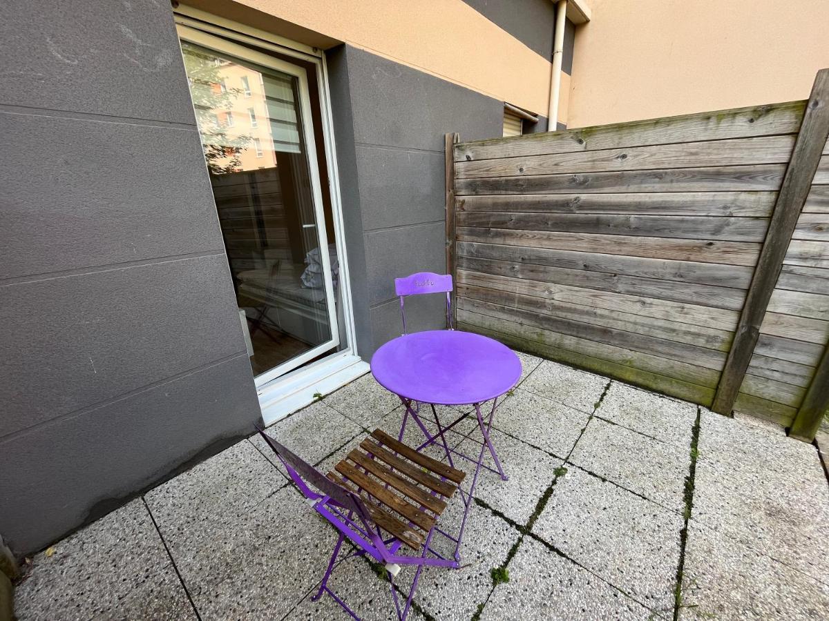 Acajou, Studio Avec Terrasse Et Parking Prive Caen Exterior photo